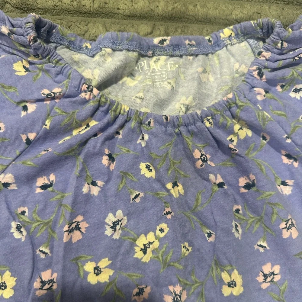 The Children’s Place Floral Top. Size 14